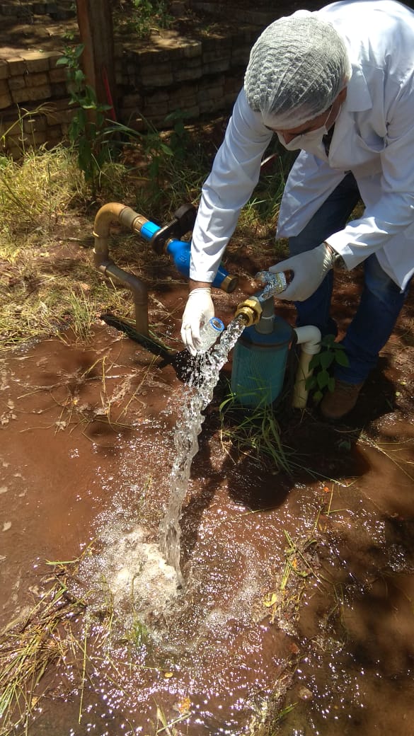 coleta de agua nde poço artesiano.jpg